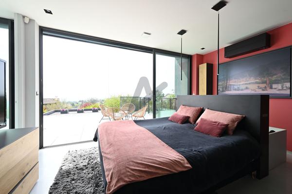 Villa contemporaine 4 chambres avec vue exceptionnelle au calme et sans vis à vis à Saint-Didier-au-Mont-d’Or