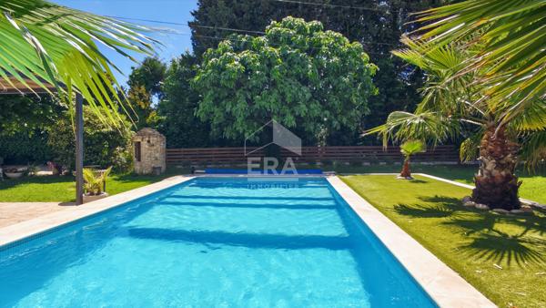 CABANNES - Mazet entièrement rénové jardin avec piscine