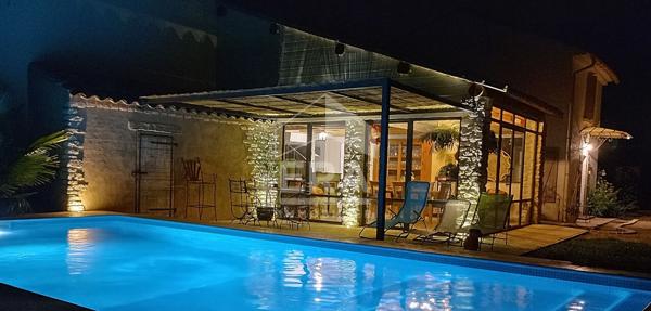 CABANNES - Mazet entièrement rénové jardin avec piscine