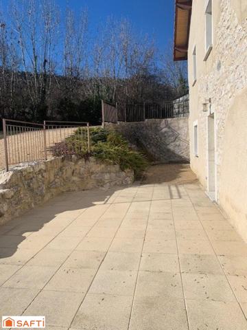 A vendre très bel appartement en duplex de 137 m2 avec terrain d'environ 1000 m2