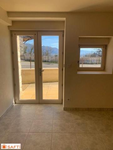 A vendre très bel appartement en duplex de 137 m2 avec terrain d'environ 1000 m2