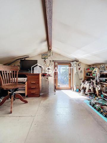 Maison plain-pied avec courette, garage et fort potentiel à Bagnolet.