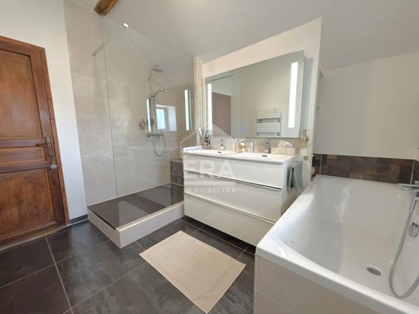 Meulière de caractère de 175 m² à Saint-Ouen-en-Brie