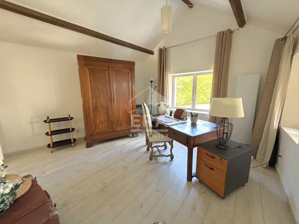 Meulière de caractère de 175 m² à Saint-Ouen-en-Brie