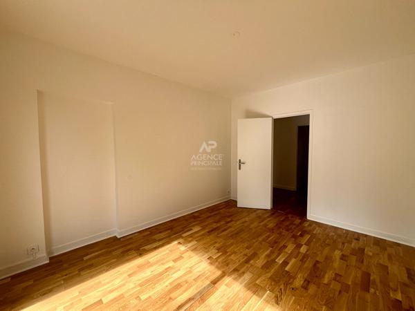 Louveciennes ! Bel appartement de 4 pièces de 108 m² avec balcon, cave et parking ! Loyer 2 100 €/mois charges comprises **  - Référence  28808