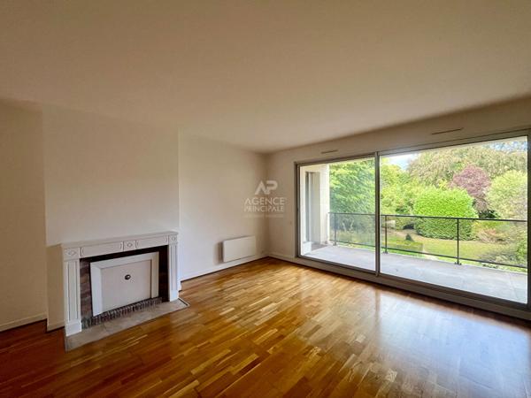 Louveciennes ! Bel appartement de 4 pièces de 108 m² avec balcon, cave et parking ! Loyer 2 100 €/mois charges comprises **  - Référence  28808