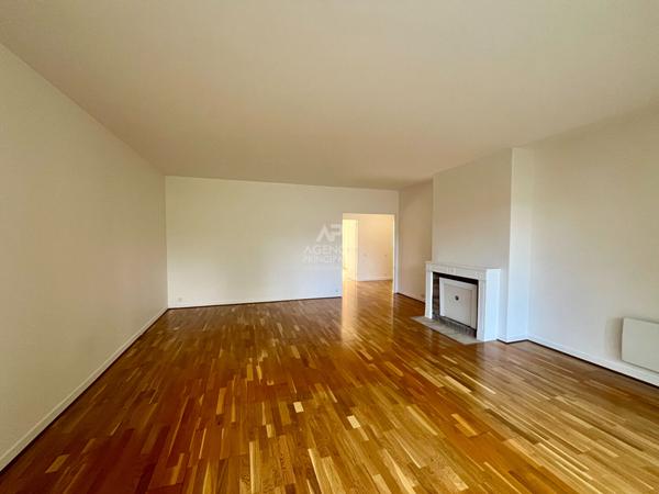 Louveciennes ! Bel appartement de 4 pièces de 108 m² avec balcon, cave et parking ! Loyer 2 100 €/mois charges comprises **  - Référence  28808
