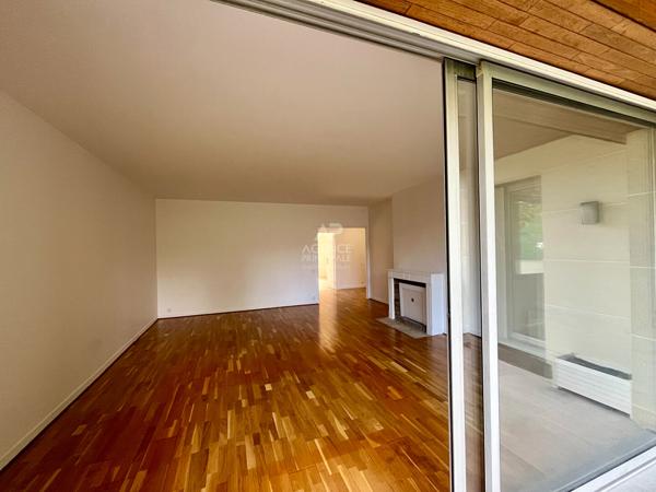 Louveciennes ! Bel appartement de 4 pièces de 108 m² avec balcon, cave et parking ! Loyer 2 100 €/mois charges comprises **  - Référence  28808