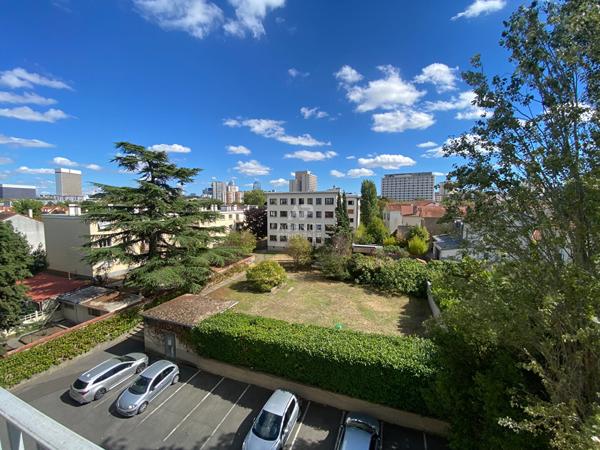 Appartement 3 pièces à louer à Nanterre - Secteur pavillonnaire, proche RER Loyer 1 750 €/mois charges comprises **  - Référence  15534