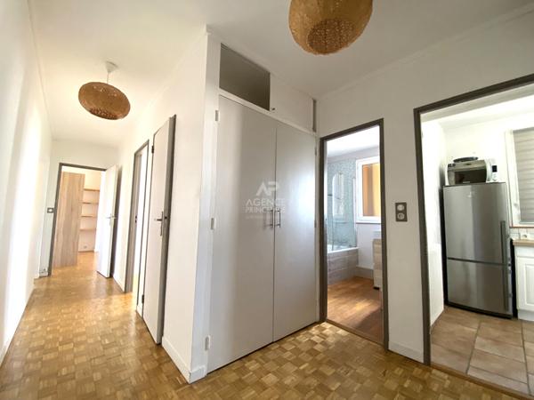 Appartement 3 pièces à louer à Nanterre - Secteur pavillonnaire, proche RER Loyer 1 750 €/mois charges comprises **  - Référence  15534