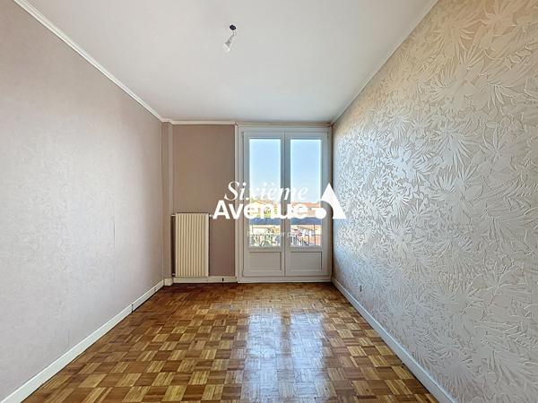Appartement 4 pièces 70.23 m2