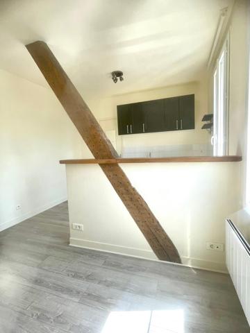 Lumineux Studio de 21m2 au 6ème étage