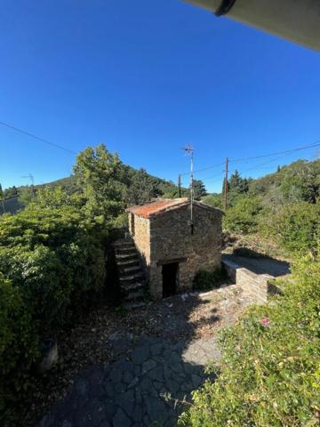Mas en pierres mitoyen proche Anduze sur terrain constructible de 3300 m2