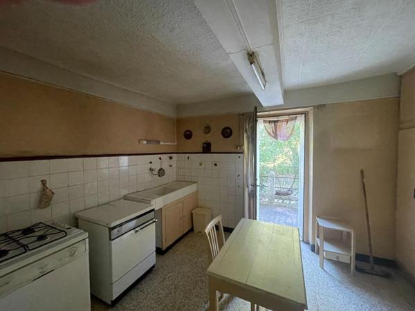 Mas en pierres mitoyen proche Anduze sur terrain constructible de 3300 m2