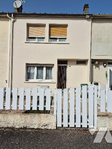 rue Ambroise Croizat, maison de type F4,  avec jardin et garage.