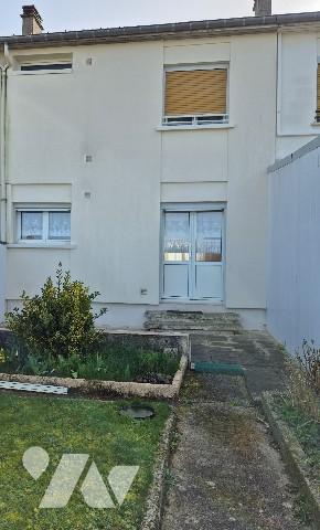 rue Ambroise Croizat, maison de type F4,  avec jardin et garage.