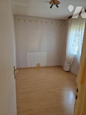 rue Ambroise Croizat, maison de type F4,  avec jardin et garage.