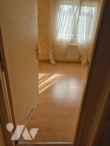 rue Ambroise Croizat, maison de type F4,  avec jardin et garage.