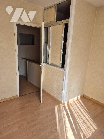 rue Ambroise Croizat, maison de type F4,  avec jardin et garage.