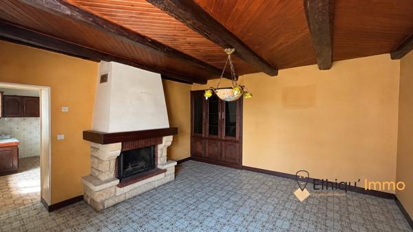 Maison de campagne avec grange, écurie et terrain de 2 840 m² – Sarcicourt