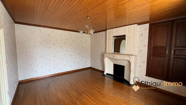 Maison de campagne avec grange, écurie et terrain de 2 840 m² – Sarcicourt