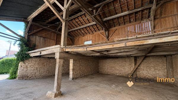 Maison de campagne avec grange, écurie et terrain de 2 840 m² – Sarcicourt