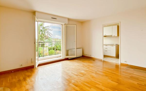 Appartement à vendre    2 pièces • 42,57 m2 Versailles