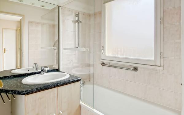 Appartement à vendre    2 pièces • 42,57 m2 Versailles