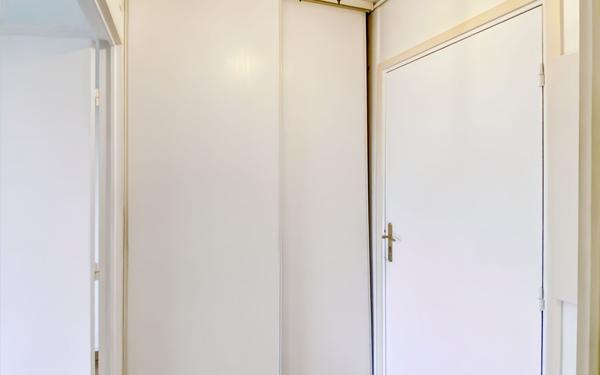 Appartement à vendre    2 pièces • 42,57 m2 Versailles