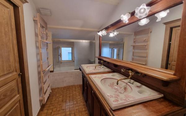 Appartement à vendre    3 pièces • 112 m2 Avignon