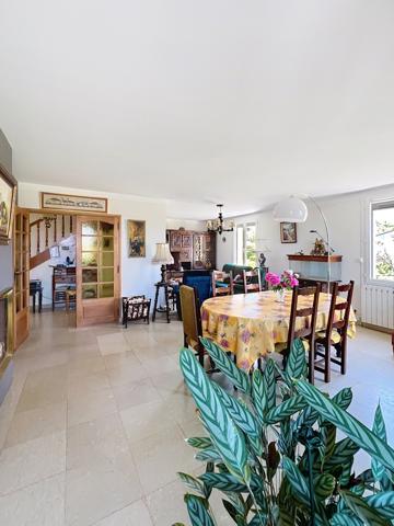 Sud Ardèche - Les Vans - Maison avec Piscine- Terrain 3520 m2