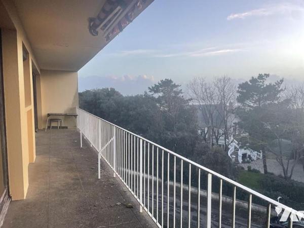 APPARTEMENT T3 FACE MER + CAVE + STATIONNEMENT