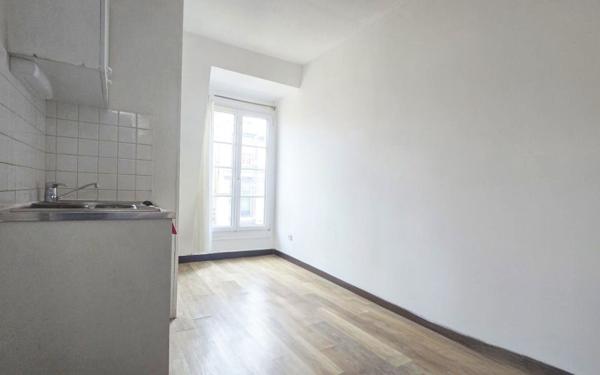 Appartement à vendre    1 pièce • 10 m2 Paris 14