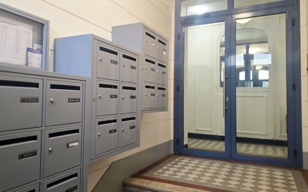 Appartement à vendre    1 pièce • 10 m2 Paris 14