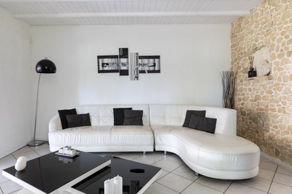 Robion (84440) A VENDRE MAISON A ETAGE SUR ROBION