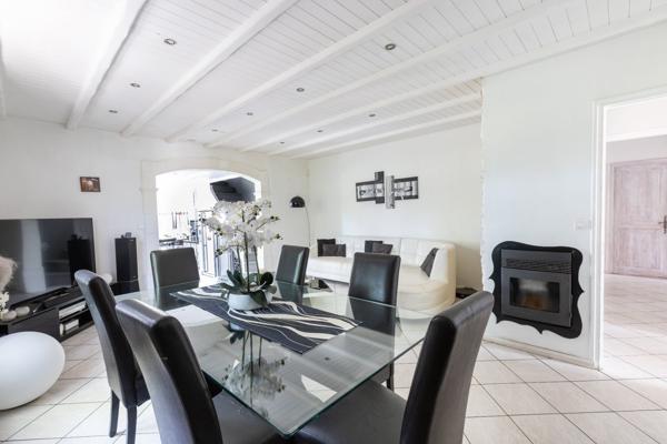 Robion (84440) A VENDRE MAISON A ETAGE SUR ROBION
