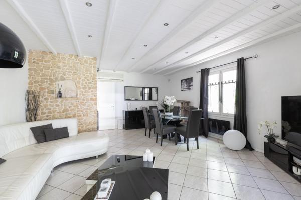 Robion (84440) A VENDRE MAISON A ETAGE SUR ROBION