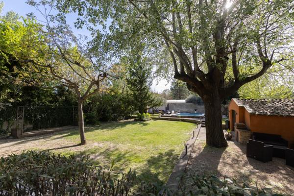 Robion (84440) A VENDRE MAISON A ETAGE SUR ROBION