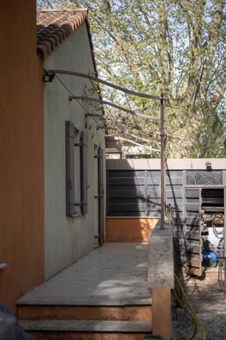 Robion (84440) A VENDRE MAISON A ETAGE SUR ROBION