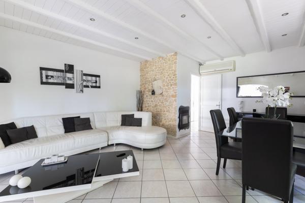 Robion (84440) A VENDRE MAISON A ETAGE SUR ROBION
