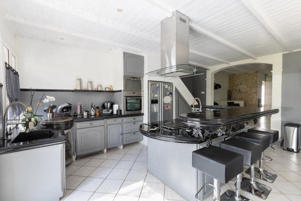 Robion (84440) A VENDRE MAISON A ETAGE SUR ROBION