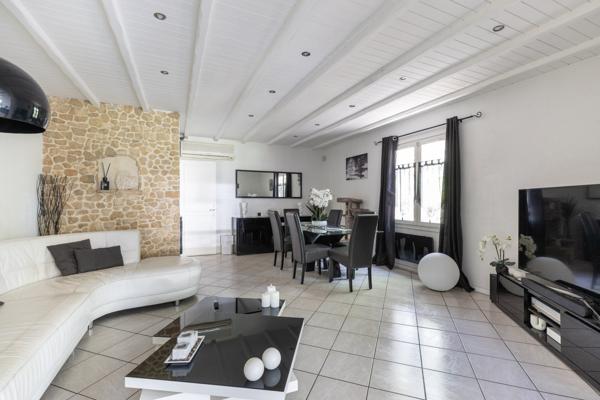 Robion (84440) A VENDRE MAISON A ETAGE SUR ROBION