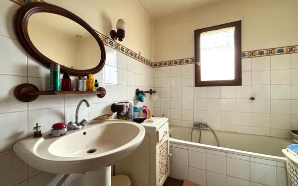 Maison à vendre    4 pièces • 100 m2 Saint-Chamas