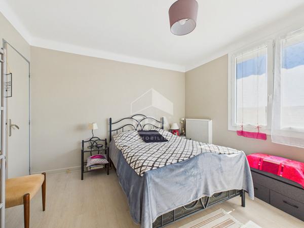 EXCLUSIVITÉ, MAISON À ONET-LE-CHÂTEAU AVEC DEUX APPARTEMENTS LOUES