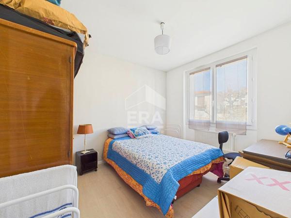 EXCLUSIVITÉ, MAISON À ONET-LE-CHÂTEAU AVEC DEUX APPARTEMENTS LOUES