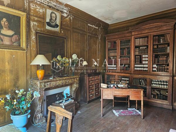 Beau domaine de 108 hectares à vendre dans la Sarthe avec Château Monument historique