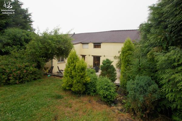 Maison briques,9pièces,salon avec cheminée,4chbres dt 1avec dressing.Terrasse.S/10a60ca