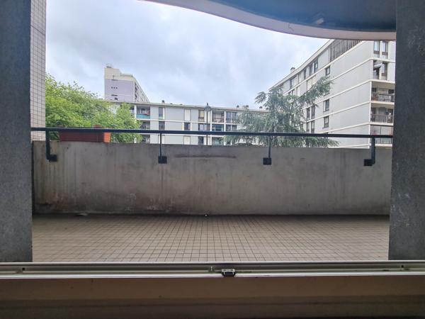 Grand trois pièces avec balcon et une vue entièrement dégagée