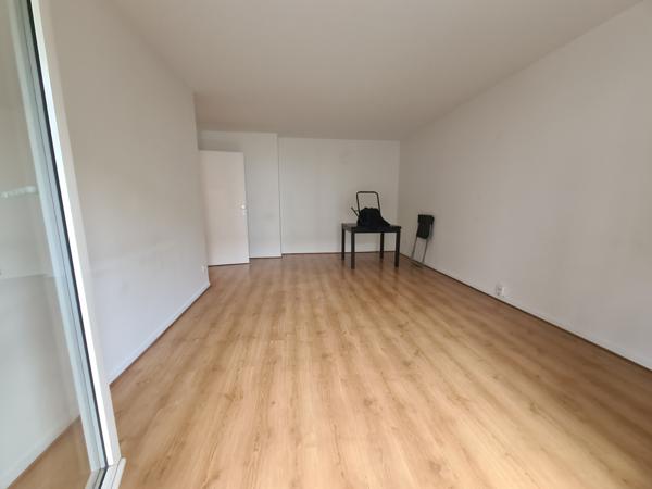 Grand trois pièces avec balcon et une vue entièrement dégagée