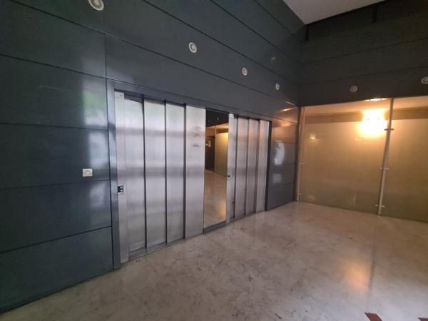 Grand trois pièces avec balcon et une vue entièrement dégagée